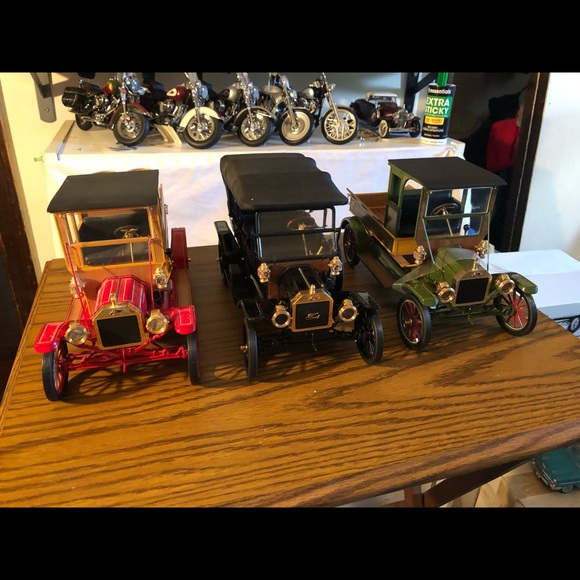 Franklin mint set of three Ford model T’s